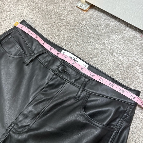Hollister Black Faux Leather Ultra High Rise Pants Size 29/ 9R - Picture 10 of 11